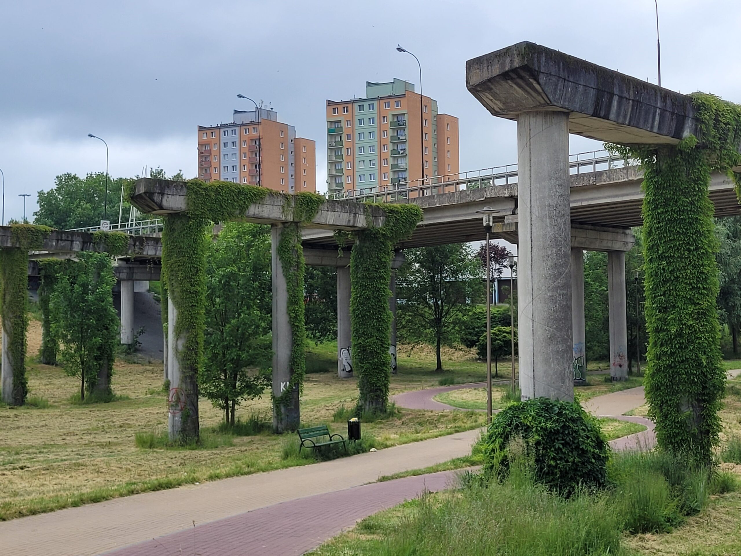 Przęsła w parku Jana Pawła II