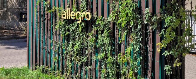 Pnącza na automatach paczkowych Allegro One