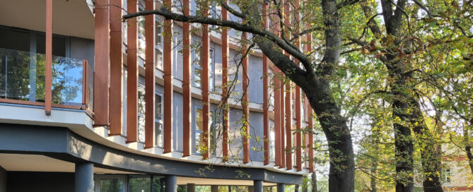 Osiedle Wikana wśród drzew na Kraśnickich