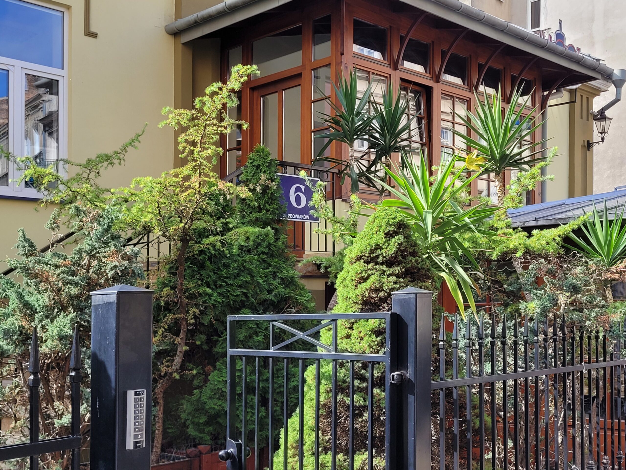 Egzotyczny widok na Peowiaków 6