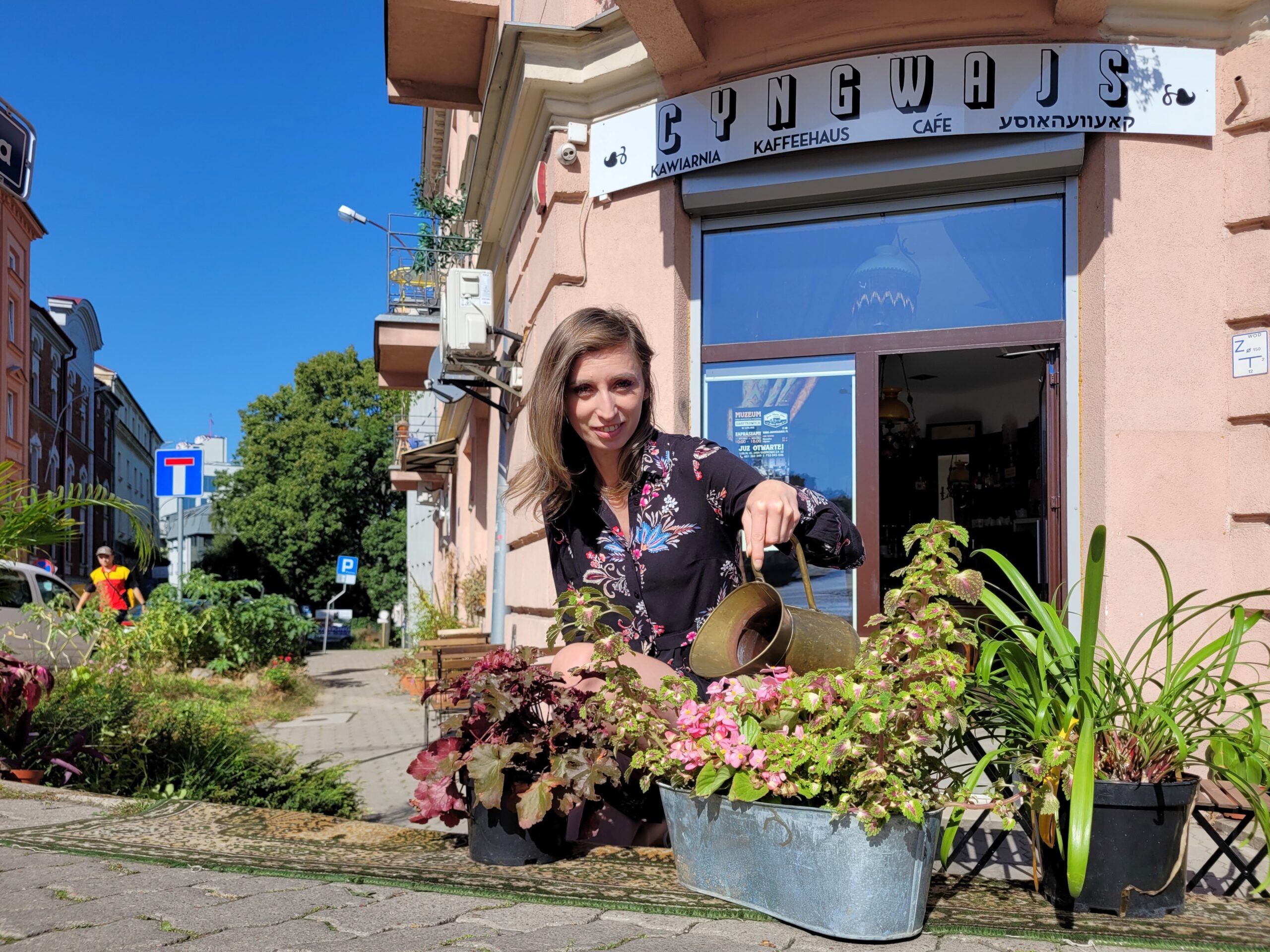 Zielony róg Szewskiej przy kawiarni Cyngwajs