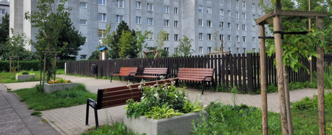 Kolorowe miejsce spotkań mieszkańców na Szwoleżerów