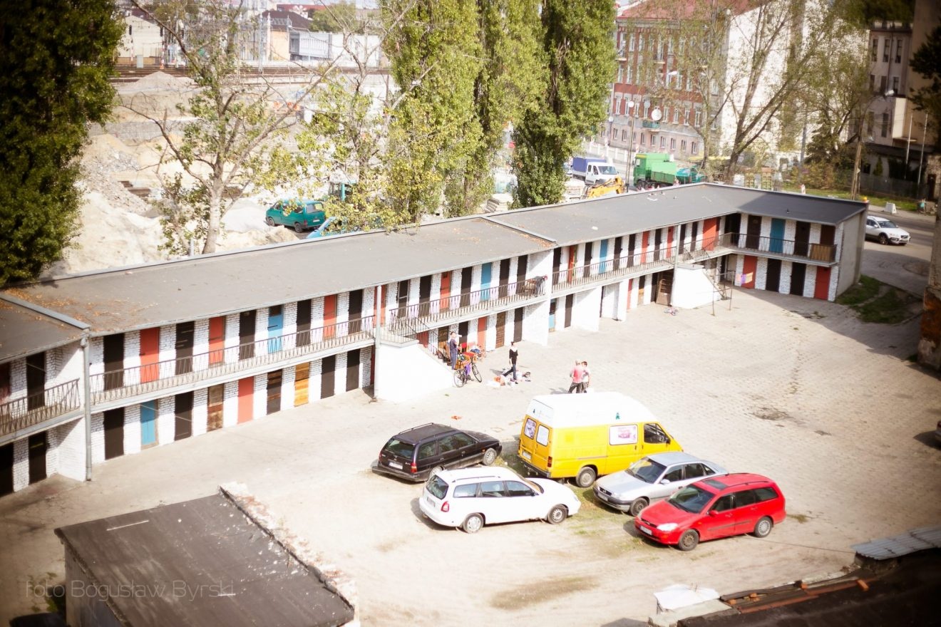 Kolorowe podwórko na Kunickiego