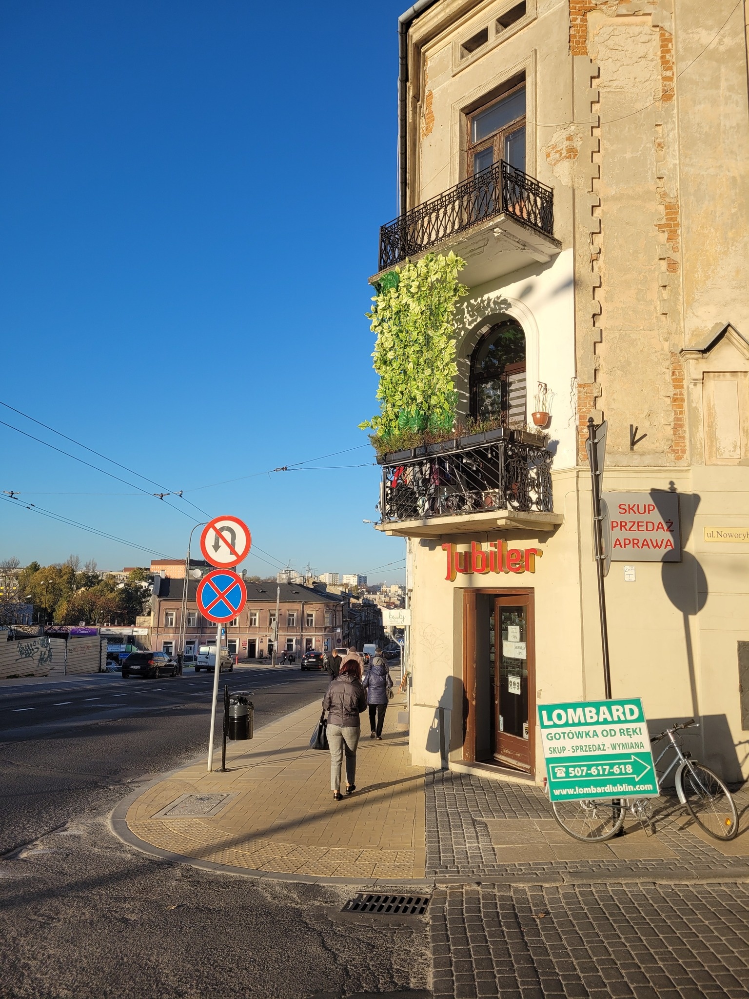 Balkon na rogu Lubartowskiej i Noworybnej